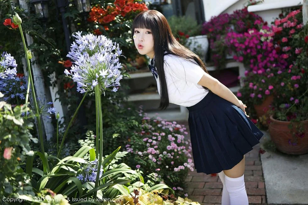 Flower朱可儿大理旅拍户外学生装大胆撩裙绝美写真 第 25 张