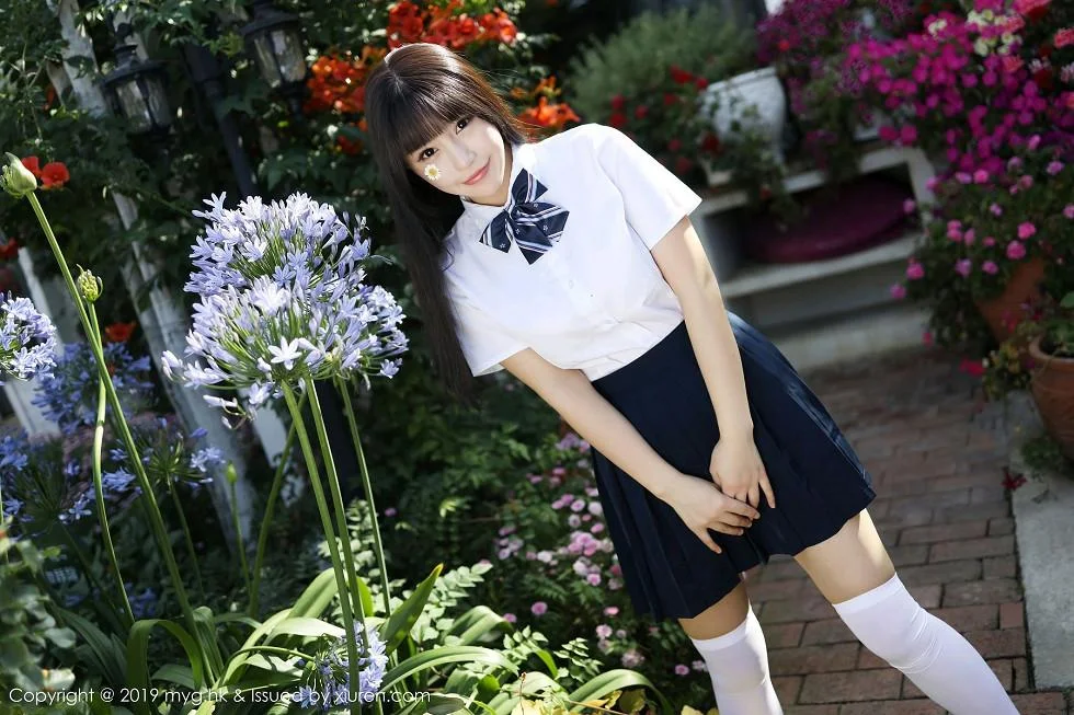 Flower朱可儿大理旅拍户外学生装大胆撩裙绝美写真 第 28 张