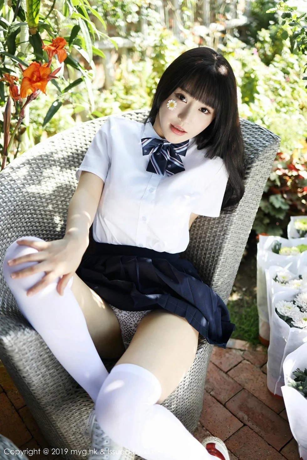 Flower朱可儿大理旅拍户外学生装大胆撩裙绝美写真 第 51 张