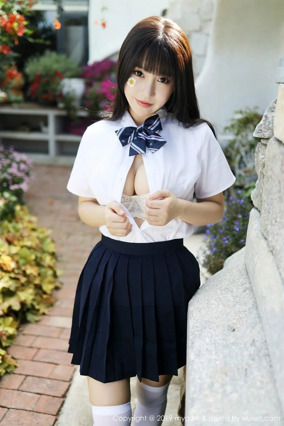 Flower朱可儿大理旅拍户外学生装大胆撩裙绝美写真 第 59 张