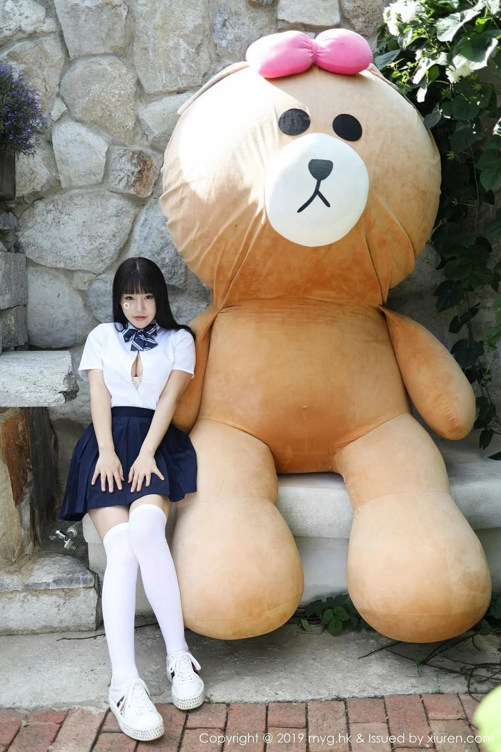 Flower朱可儿大理旅拍户外学生装大胆撩裙绝美写真 第 66 张