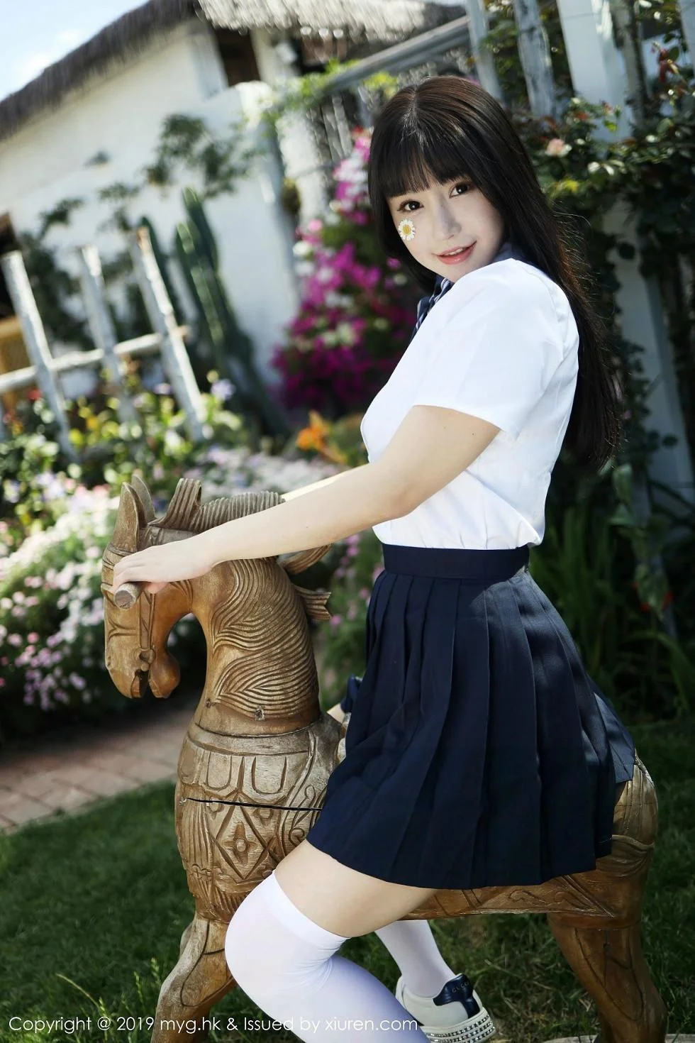 Flower朱可儿大理旅拍户外学生装大胆撩裙绝美写真 第 68 张