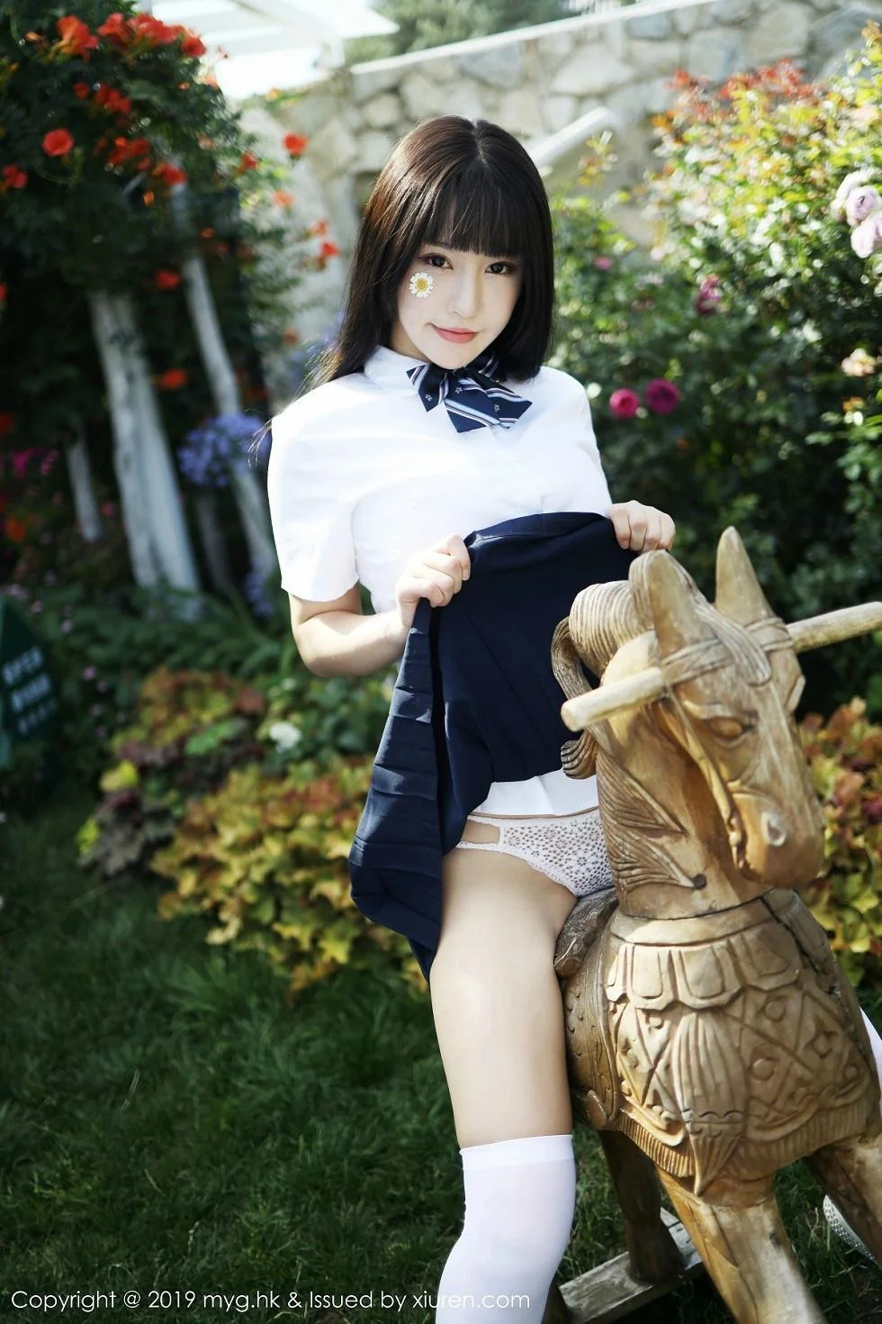 Flower朱可儿大理旅拍户外学生装大胆撩裙绝美写真 第 72 张