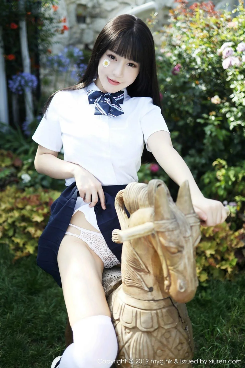 Flower朱可儿大理旅拍户外学生装大胆撩裙绝美写真 第 76 张