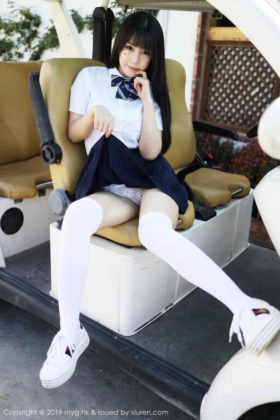 Flower朱可儿大理旅拍户外学生装大胆撩裙绝美写真 第 82 张