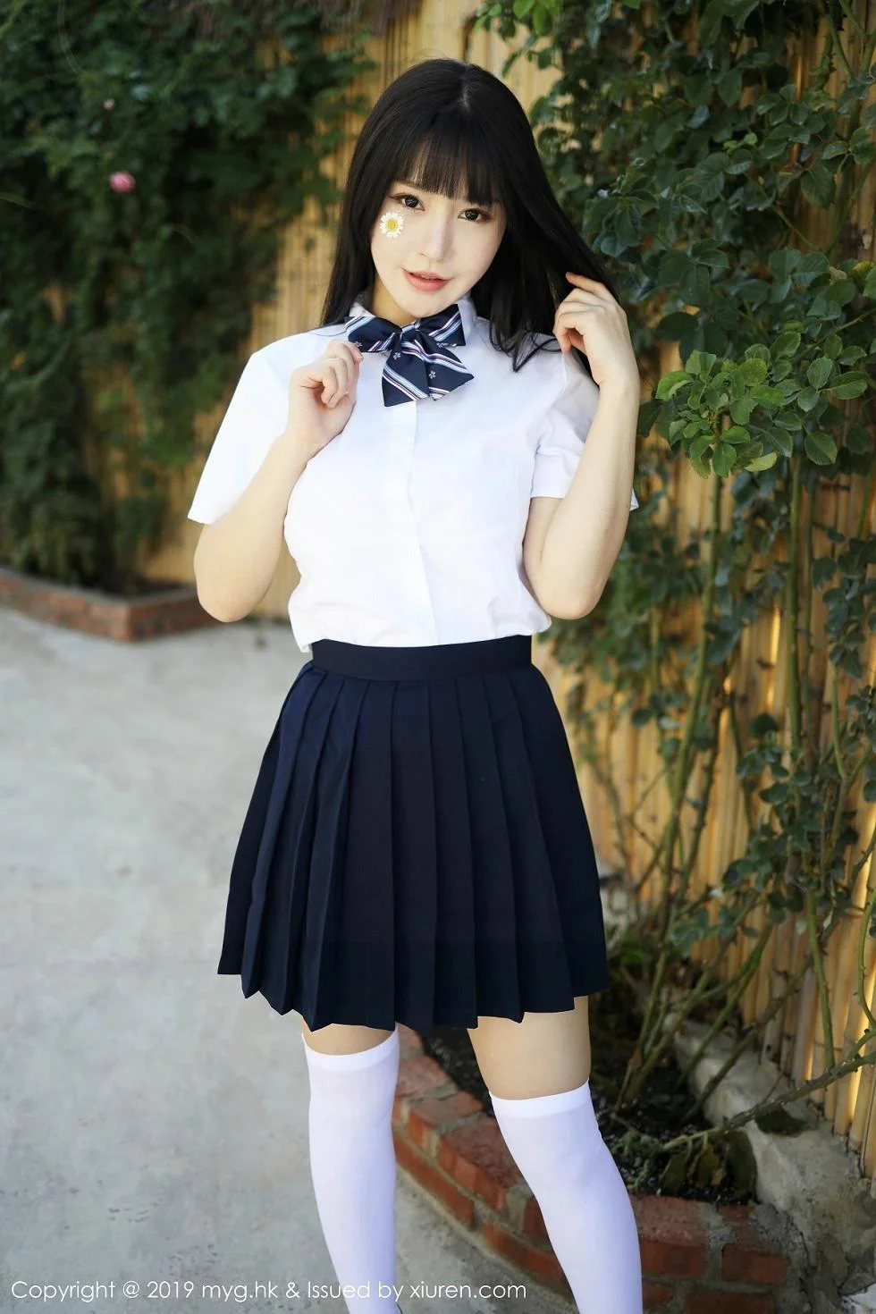 Flower朱可儿大理旅拍户外学生装大胆撩裙绝美写真 第 85 张