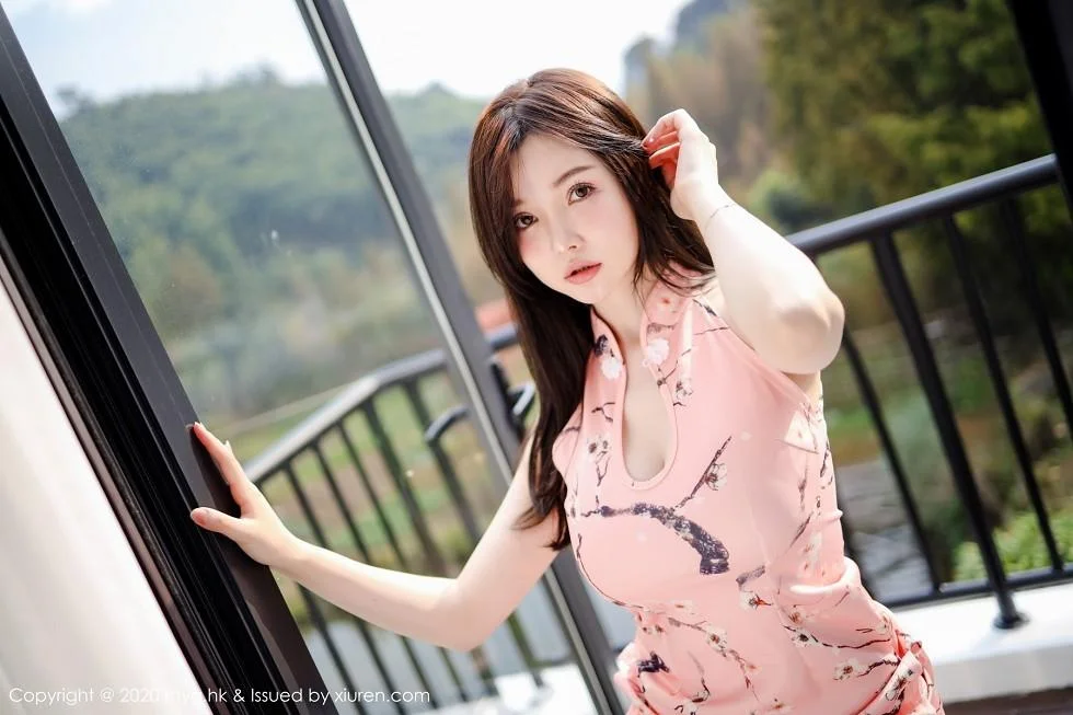 糯美子MINI粉色古韵旗袍配粉色蕾丝袜撩人绝美写真 第 123 张