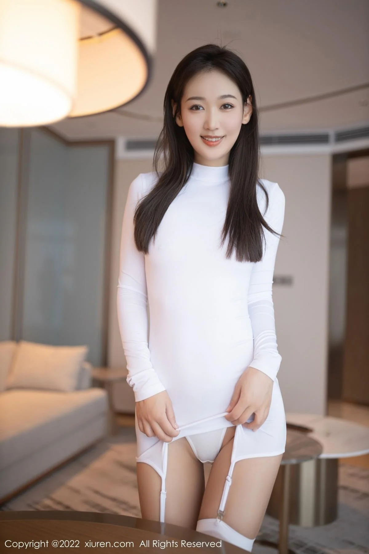 唐安琪白色收身上衣配白丝吊袜秀绝美身材迷人绝美写真 第 5 张
