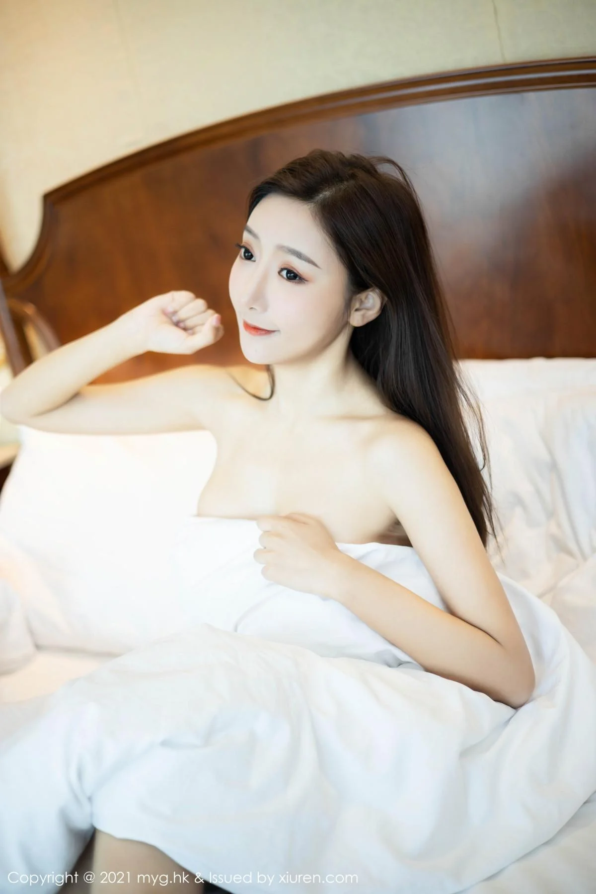 王馨瑶yanni私房脱华丽粉色吊裙露完美身材撩人绝美写真 第 11 张