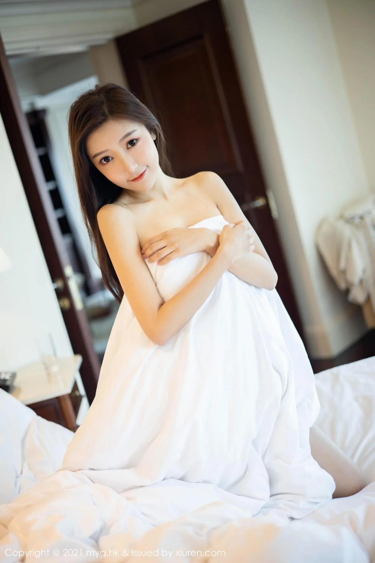 王馨瑶yanni私房脱华丽粉色吊裙露完美身材撩人绝美写真 第 55 张