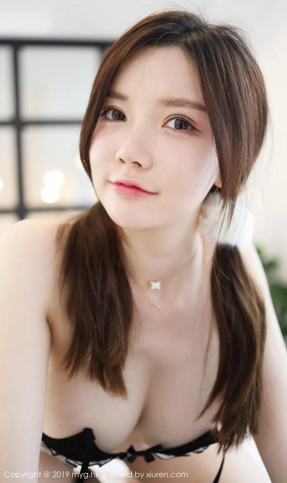 糯美子Mini私房黑色三点式比基尼秀傲人豪乳极致绝美写真 第 99 张