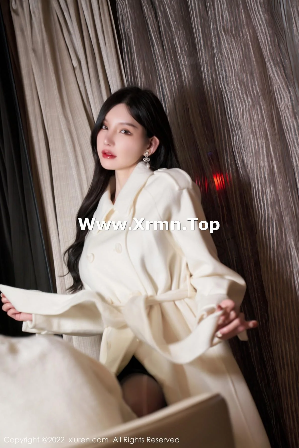 周于希Sally三亚旅拍性感黑色吊裙配黑丝吊袜撩人绝美写真 第 38 张