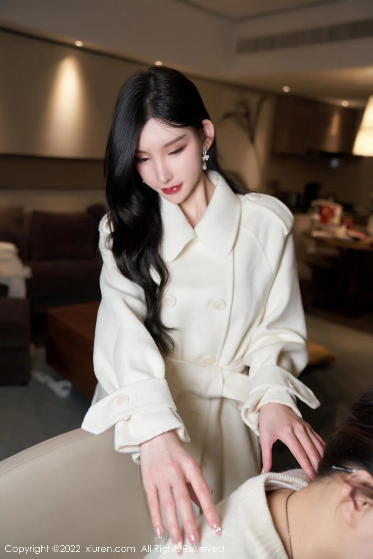 周于希Sally三亚旅拍性感黑色吊裙配黑丝吊袜撩人绝美写真 第 5 张