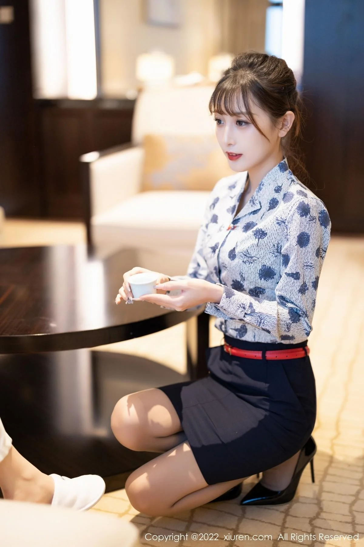 林星阑空姐制服半脱露性感黑色内衣配灰丝裤袜绝美写真 第 12 张