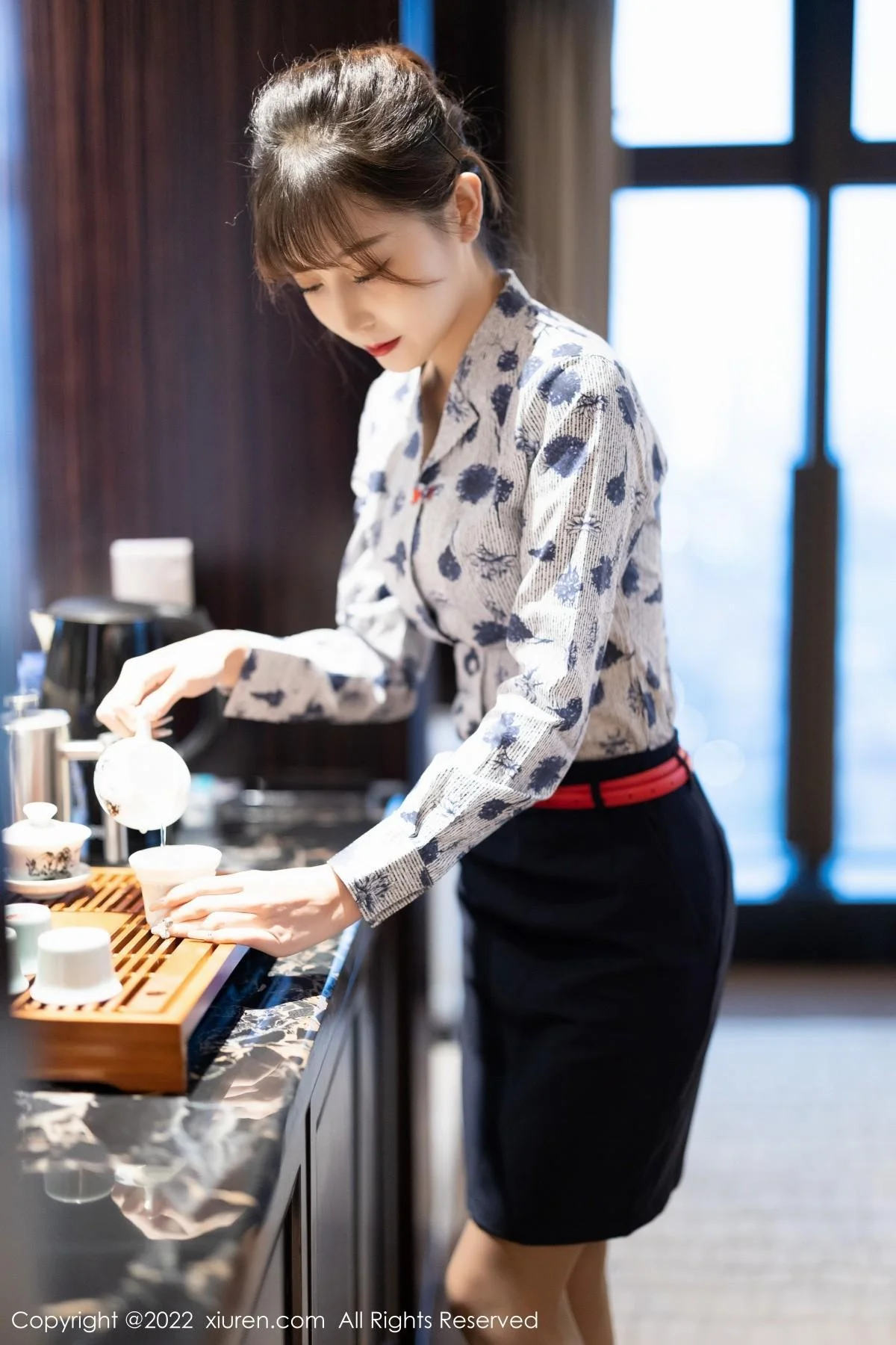 林星阑空姐制服半脱露性感黑色内衣配灰丝裤袜绝美写真 第 14 张