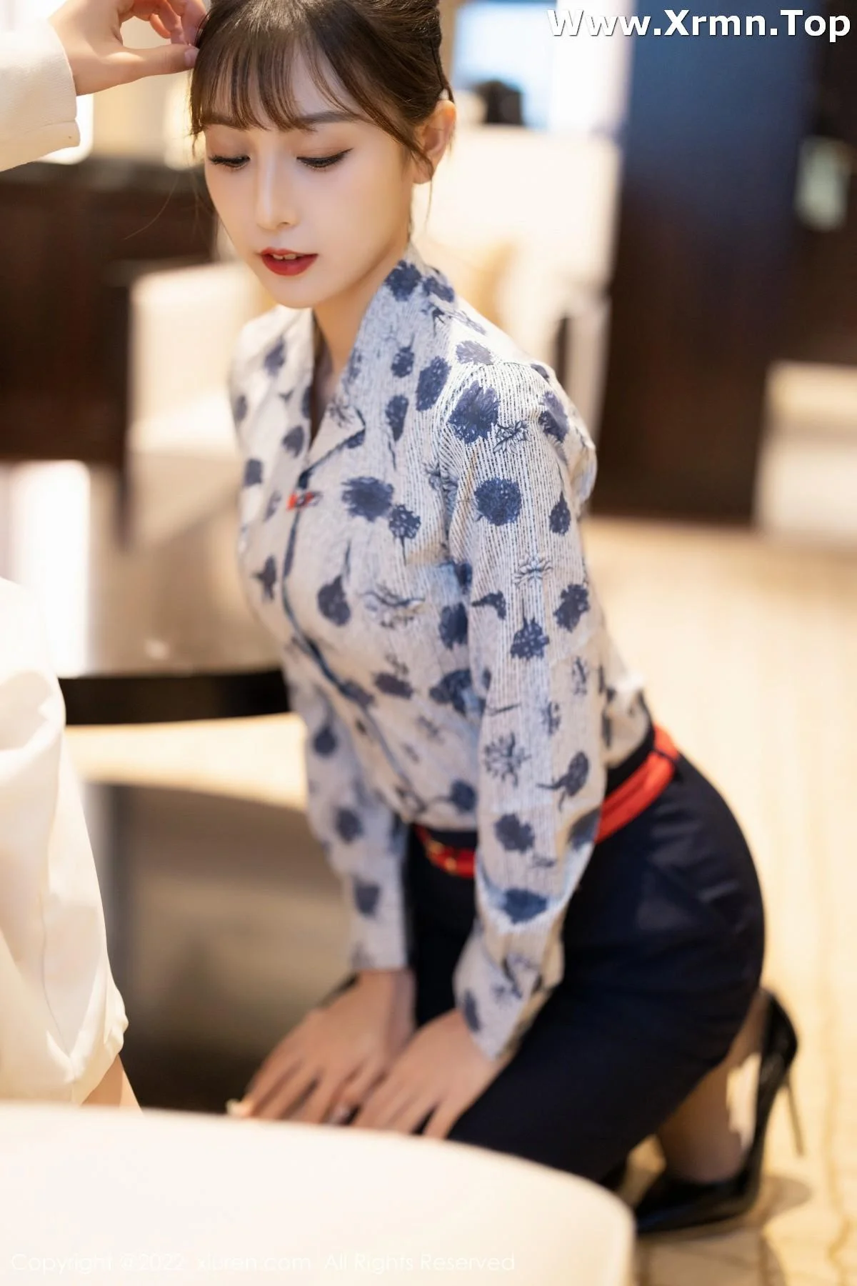 林星阑空姐制服半脱露性感黑色内衣配灰丝裤袜绝美写真 第 19 张