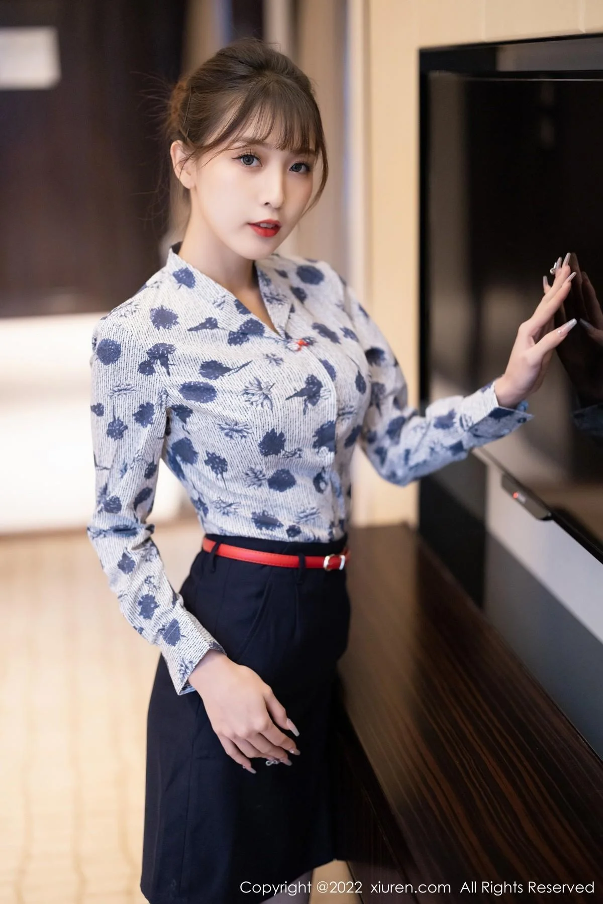 林星阑空姐制服半脱露性感黑色内衣配灰丝裤袜绝美写真 第 22 张