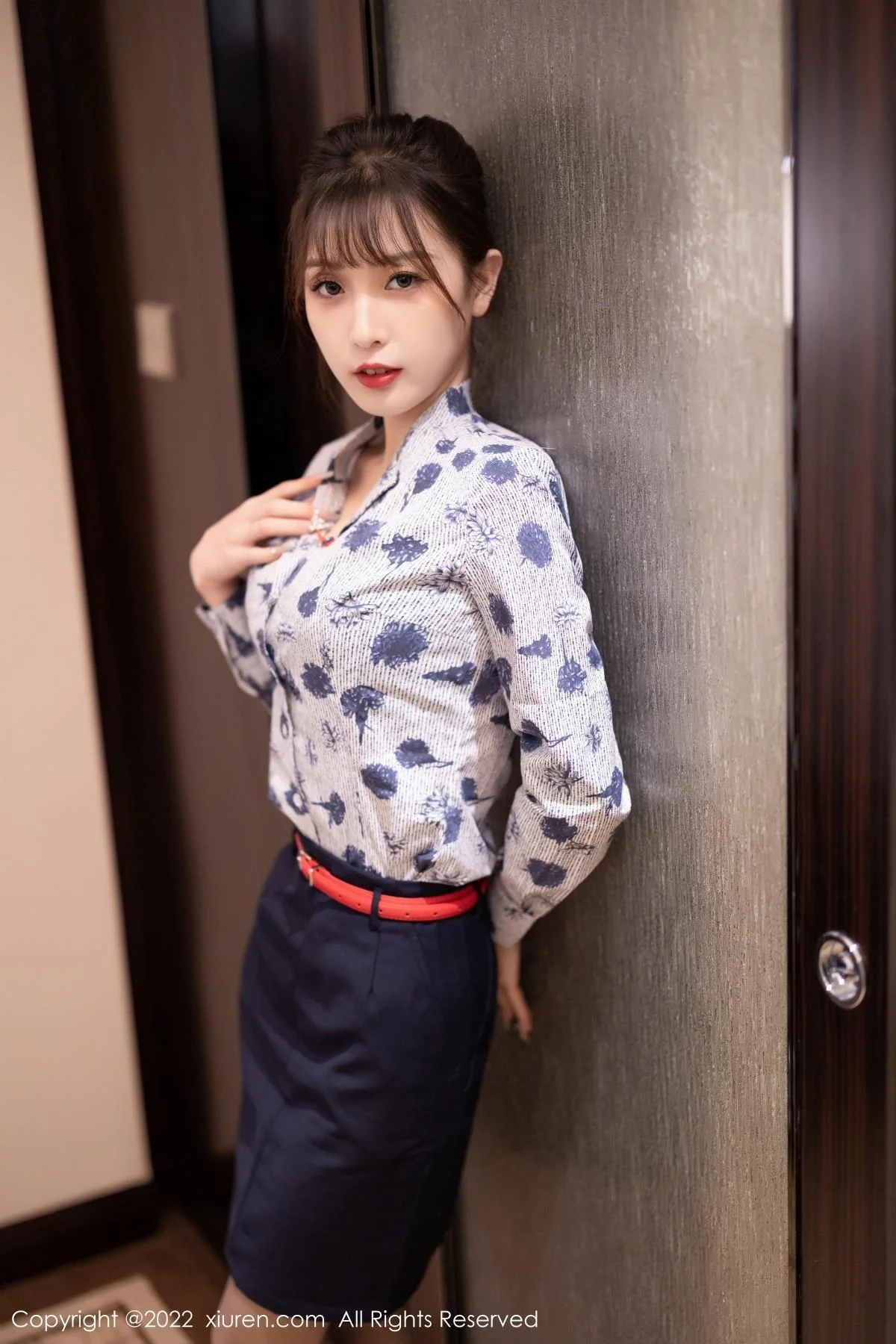林星阑空姐制服半脱露性感黑色内衣配灰丝裤袜绝美写真 第 47 张