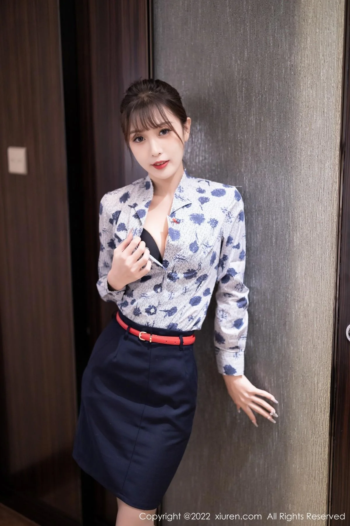 林星阑空姐制服半脱露性感黑色内衣配灰丝裤袜绝美写真 第 49 张