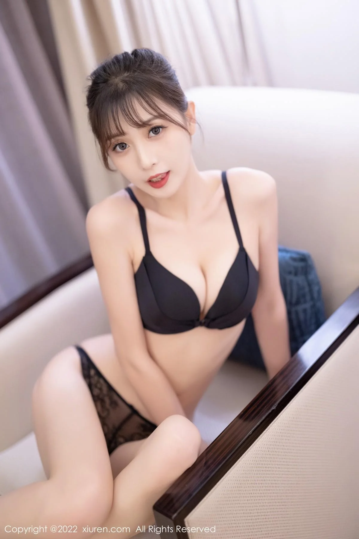 林星阑空姐制服半脱露性感黑色内衣配灰丝裤袜绝美写真 第 73 张