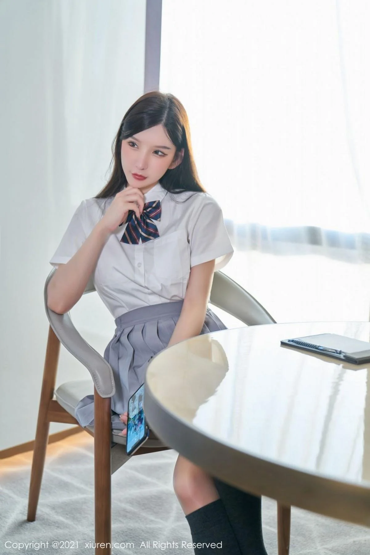 周于希Sandy惩罚游戏主题性感百褶裙下闪亮肉丝绝美写真 第 10 张