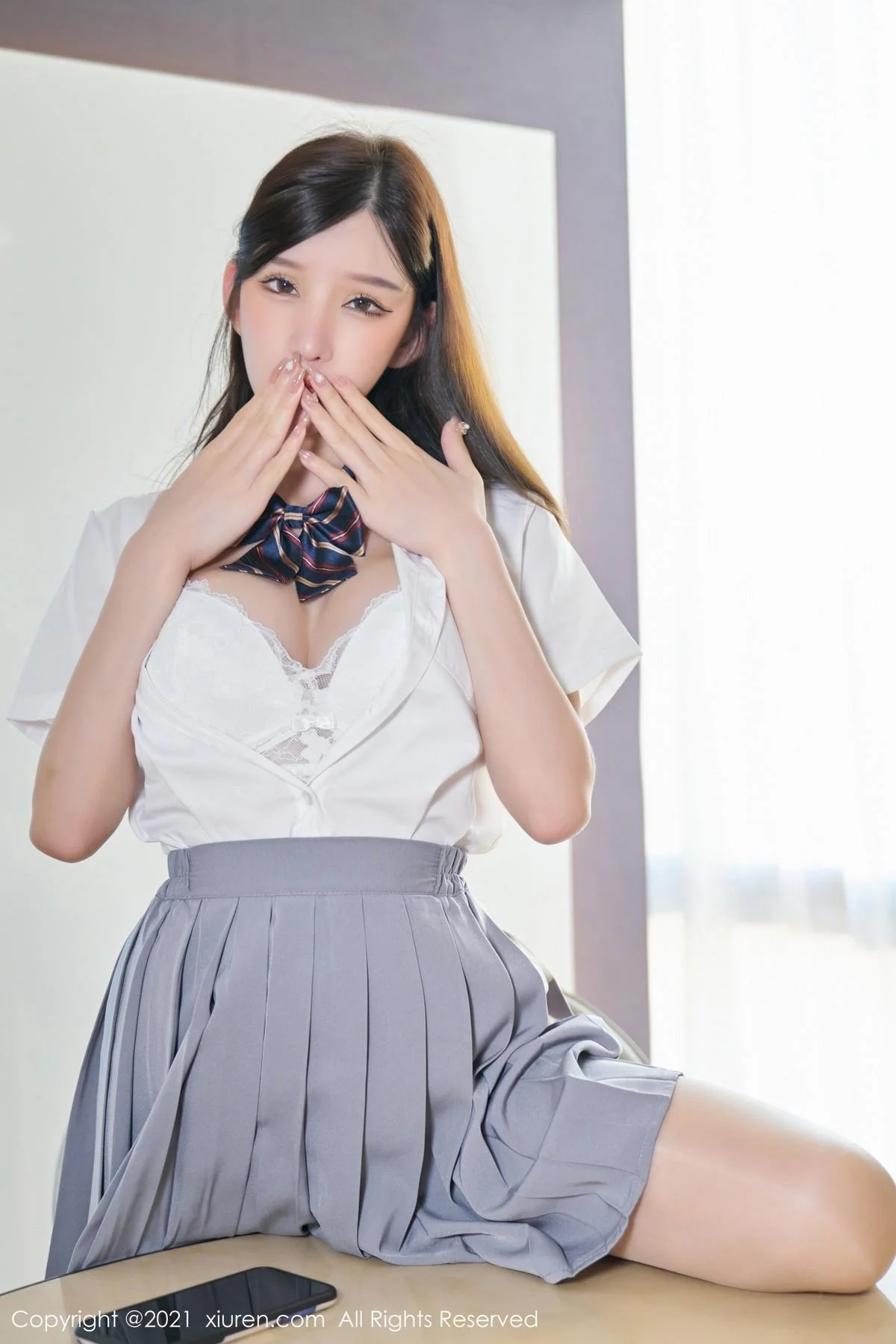 周于希Sandy惩罚游戏主题性感百褶裙下闪亮肉丝绝美写真 第 23 张