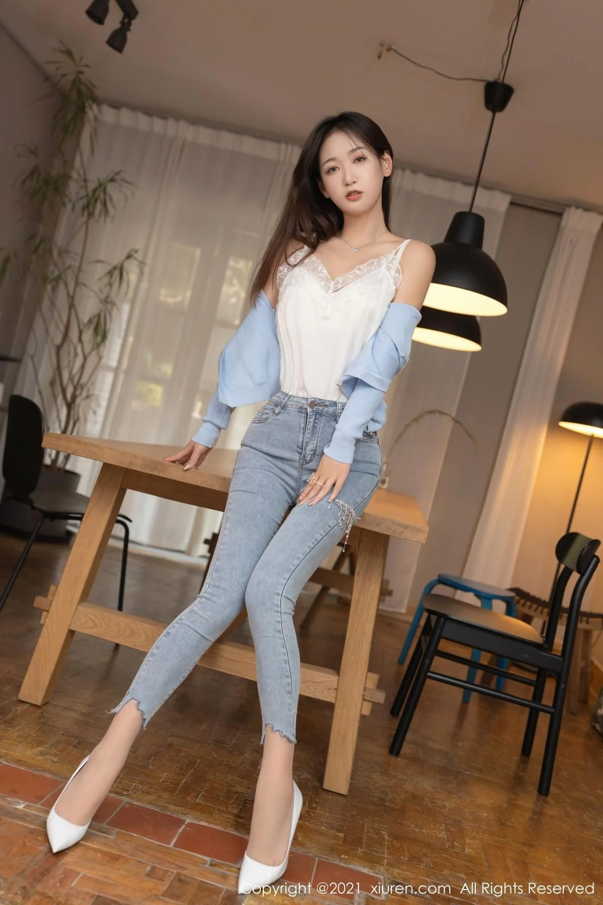 唐安琪新来舍友主题私房脱牛仔裤露超薄肉丝完美绝美写真 第 13 张