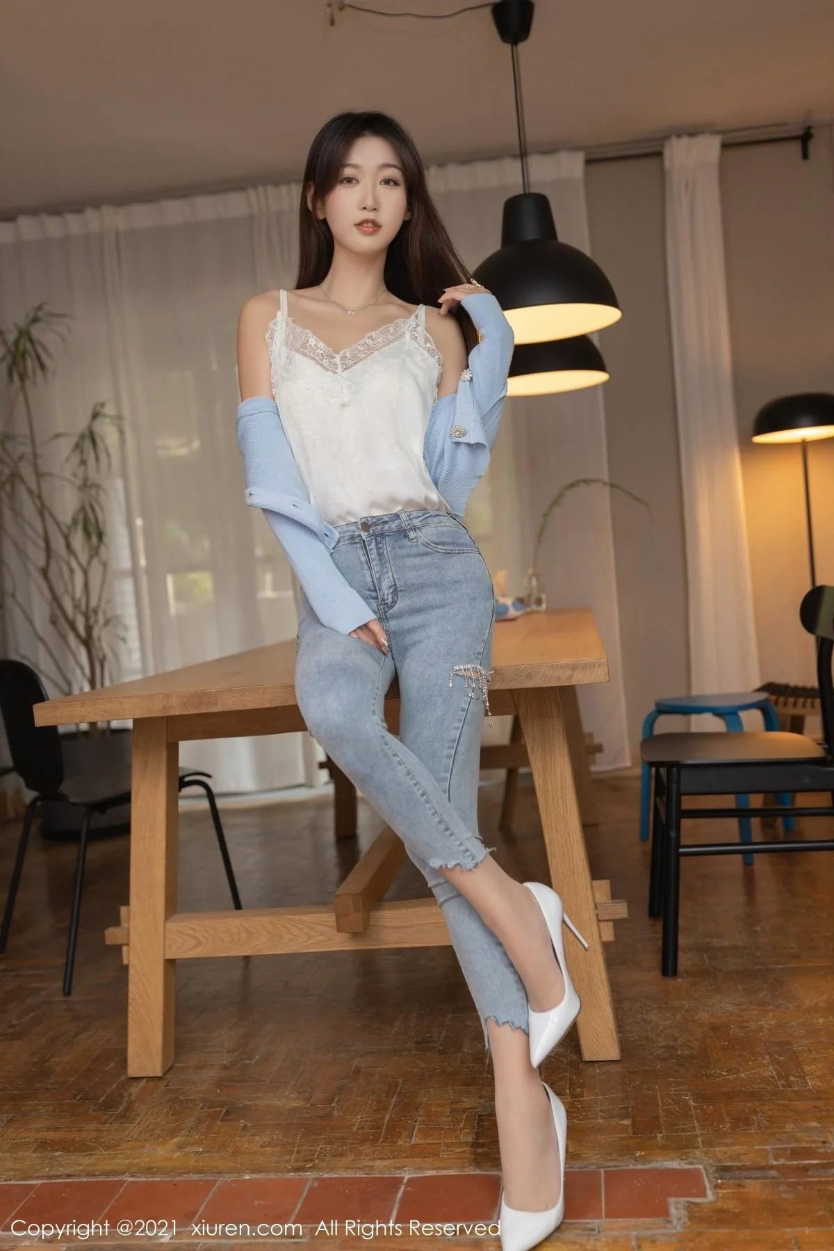唐安琪新来舍友主题私房脱牛仔裤露超薄肉丝完美绝美写真 第 14 张