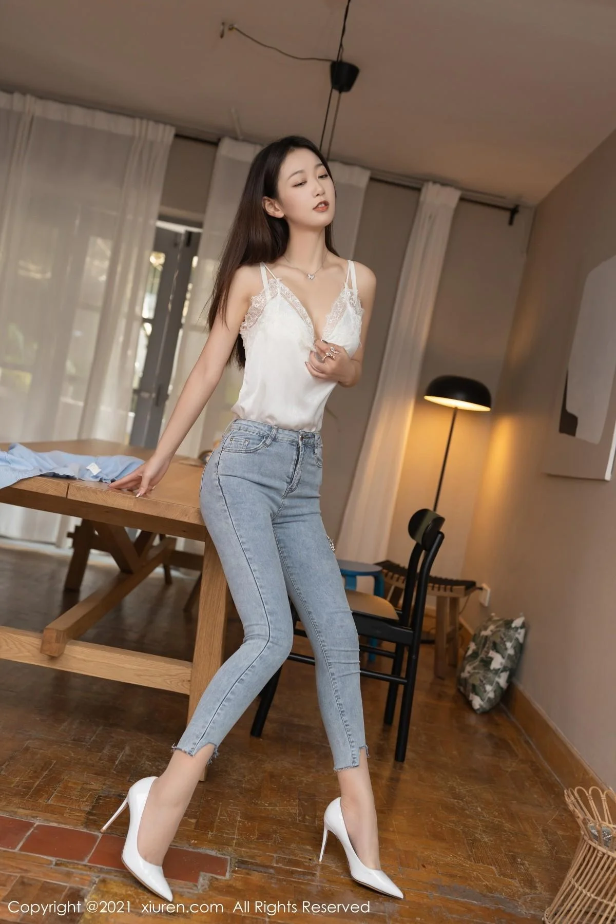 唐安琪新来舍友主题私房脱牛仔裤露超薄肉丝完美绝美写真 第 18 张