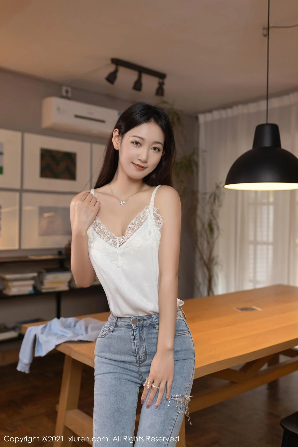 唐安琪新来舍友主题私房脱牛仔裤露超薄肉丝完美绝美写真 第 19 张