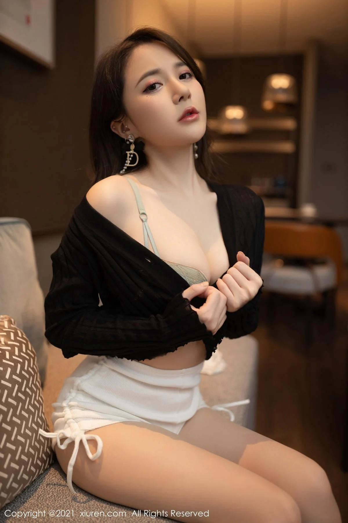 鱼子酱Fish江浙沪旅拍私房脱白色短裙露开档肉丝绝美写真 第 39 张