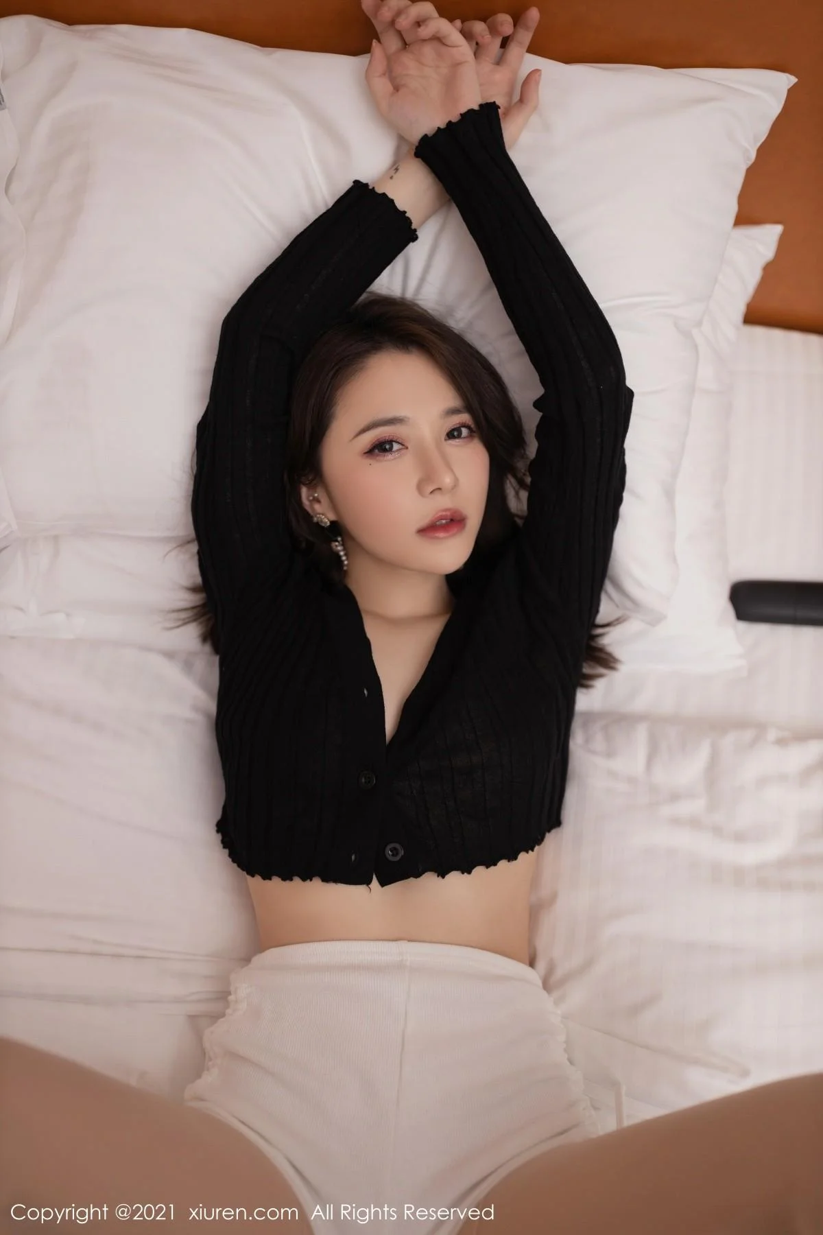 鱼子酱Fish江浙沪旅拍私房脱白色短裙露开档肉丝绝美写真 第 76 张