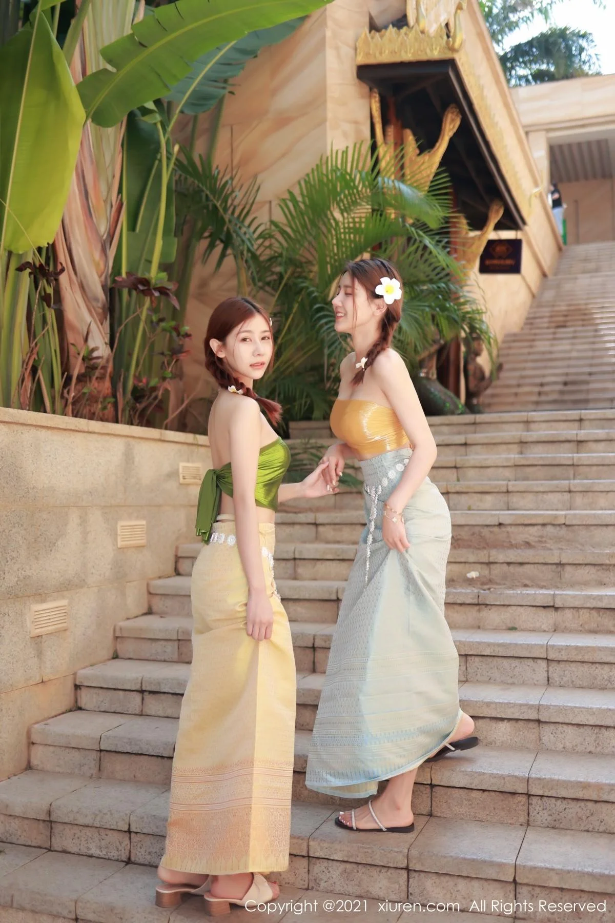 合集夏西＆尹甜甜异域风情主题半脱秀火辣身材绝美写真 第 10 张