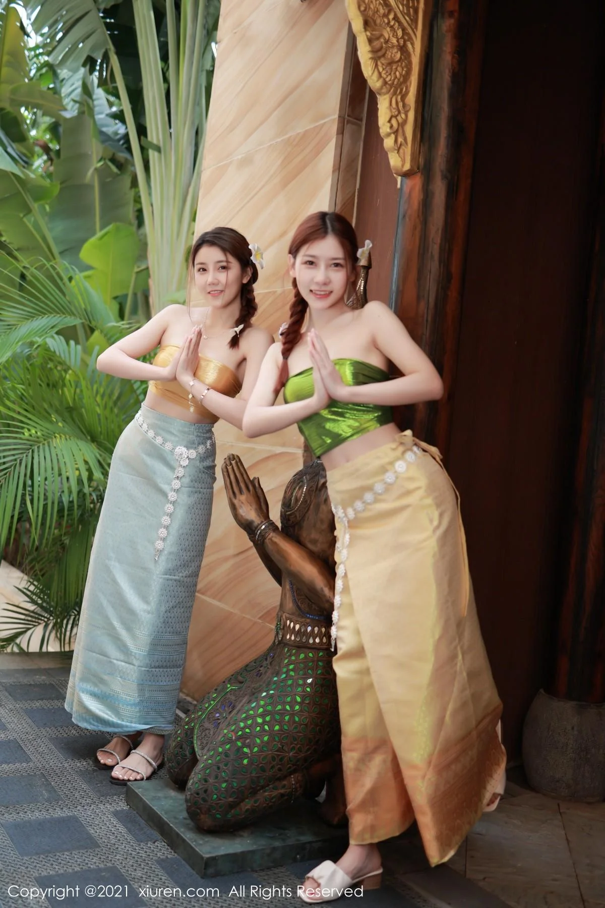 合集夏西＆尹甜甜异域风情主题半脱秀火辣身材绝美写真 第 7 张