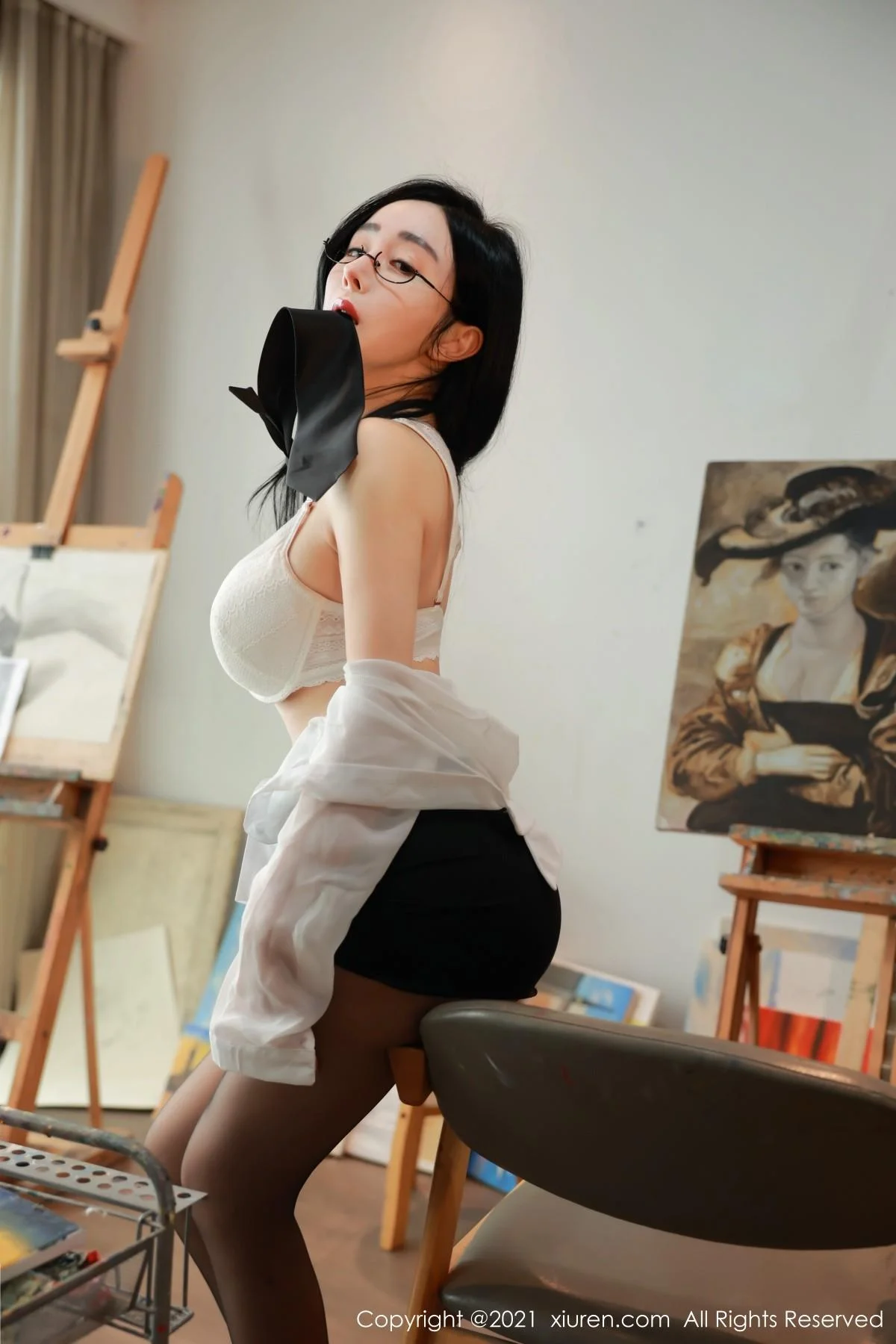 允爾美术老师剧情主题半脱白衬衣露傲人豪乳撩人绝美写真 第 29 张