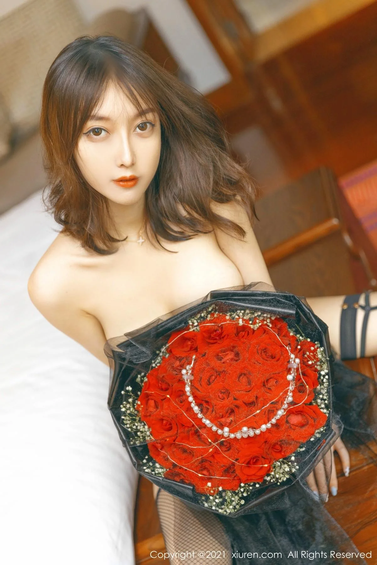 玥儿玥er西双版纳旅拍鲜花与美人主题秀火辣身材绝美写真 第 19 张