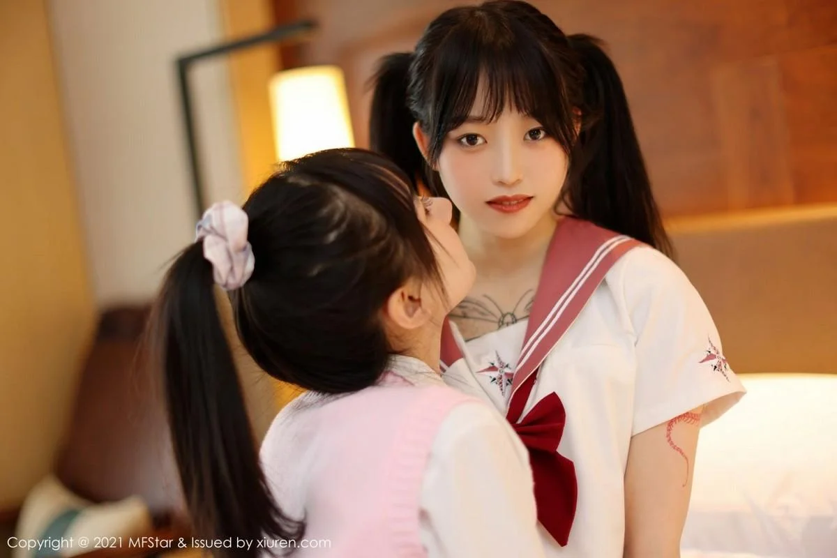 最新合集私房性感姐妹花JK制服秀完美身材绝美写真 第 25 张