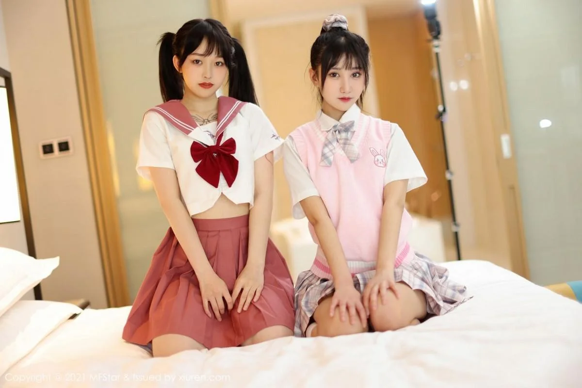最新合集私房性感姐妹花JK制服秀完美身材绝美写真 第 38 张