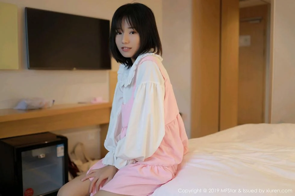 仓井优香居家床上脱性感白衬衣大尺度全裸惹火绝美写真 第 2 张
