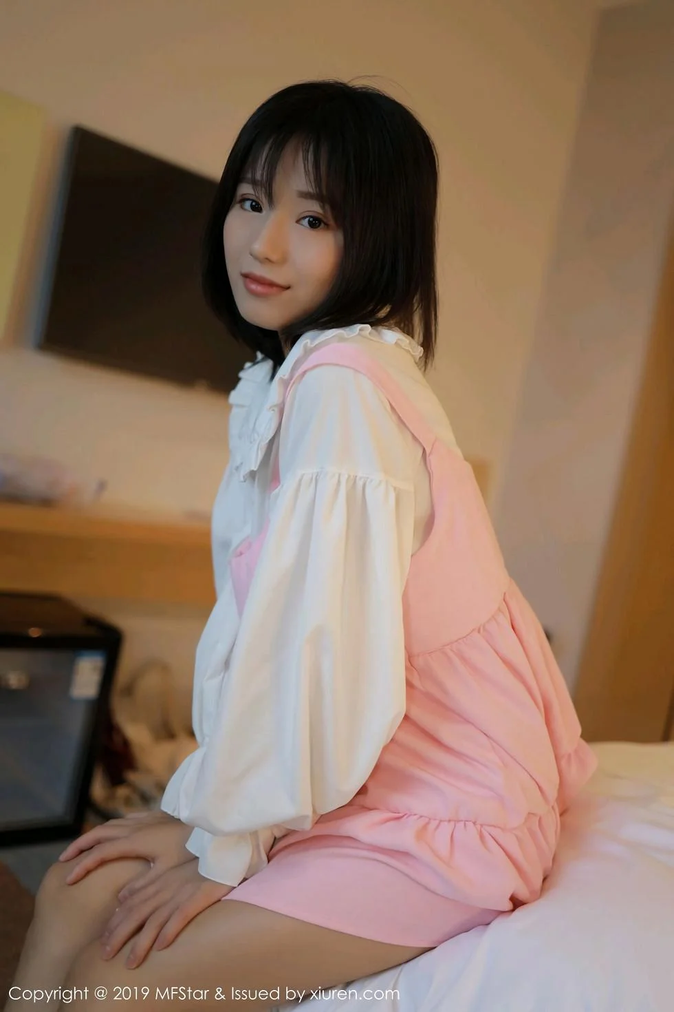 仓井优香居家床上脱性感白衬衣大尺度全裸惹火绝美写真 第 4 张