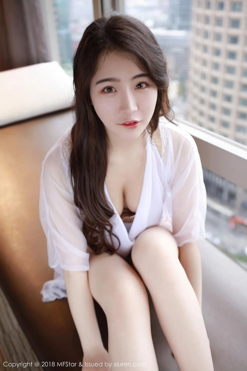 宅兔兔白色薄纱透视秀白嫩肌肤丁字裤翘臀绝美写真 第 14 张