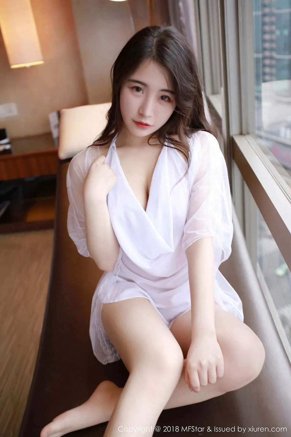 宅兔兔白色薄纱透视秀白嫩肌肤丁字裤翘臀绝美写真 第 23 张