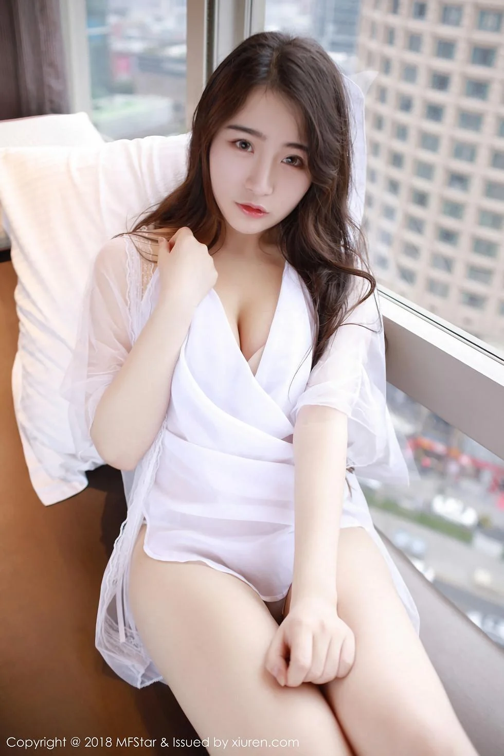 宅兔兔白色薄纱透视秀白嫩肌肤丁字裤翘臀绝美写真 第 27 张