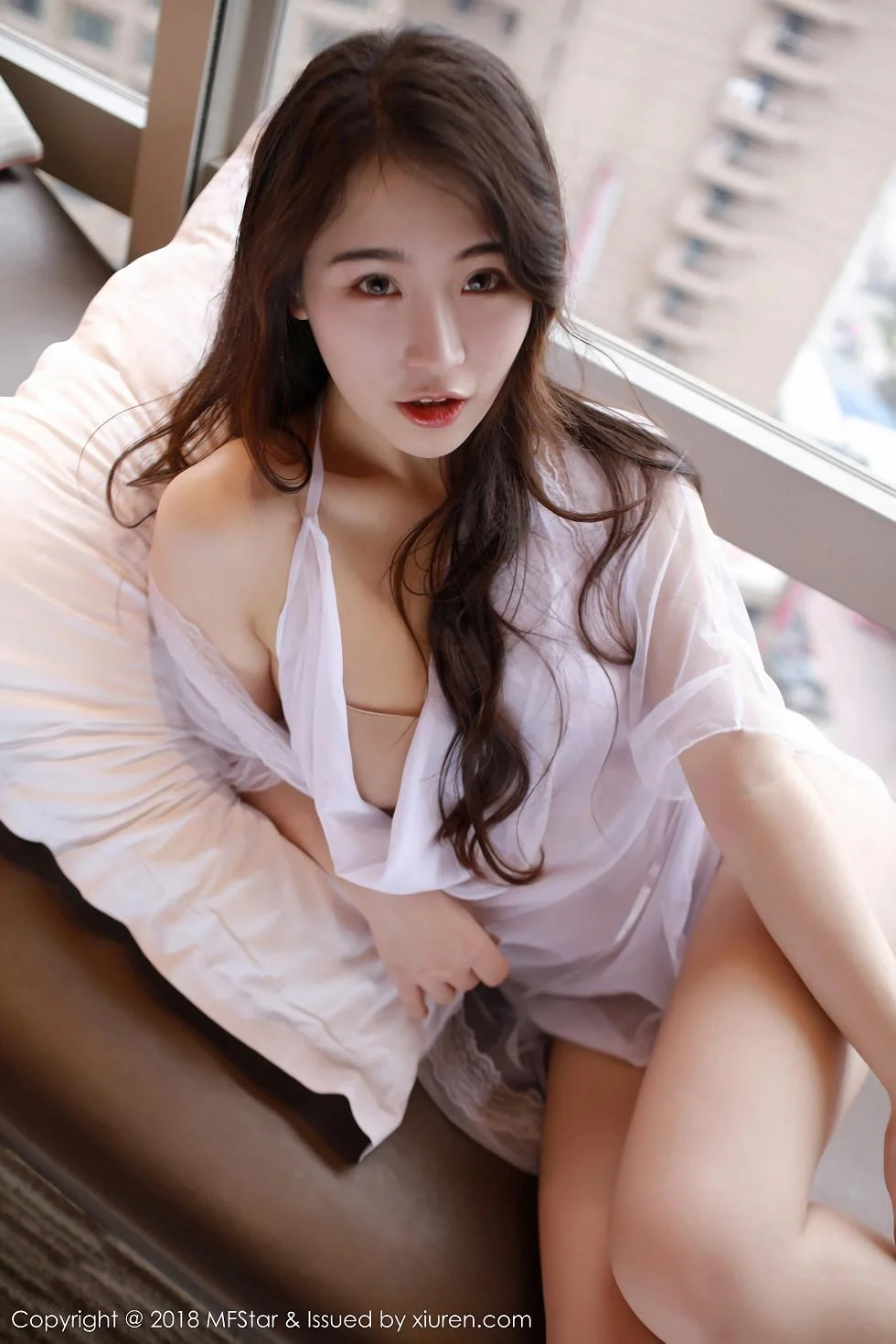 宅兔兔白色薄纱透视秀白嫩肌肤丁字裤翘臀绝美写真 第 50 张