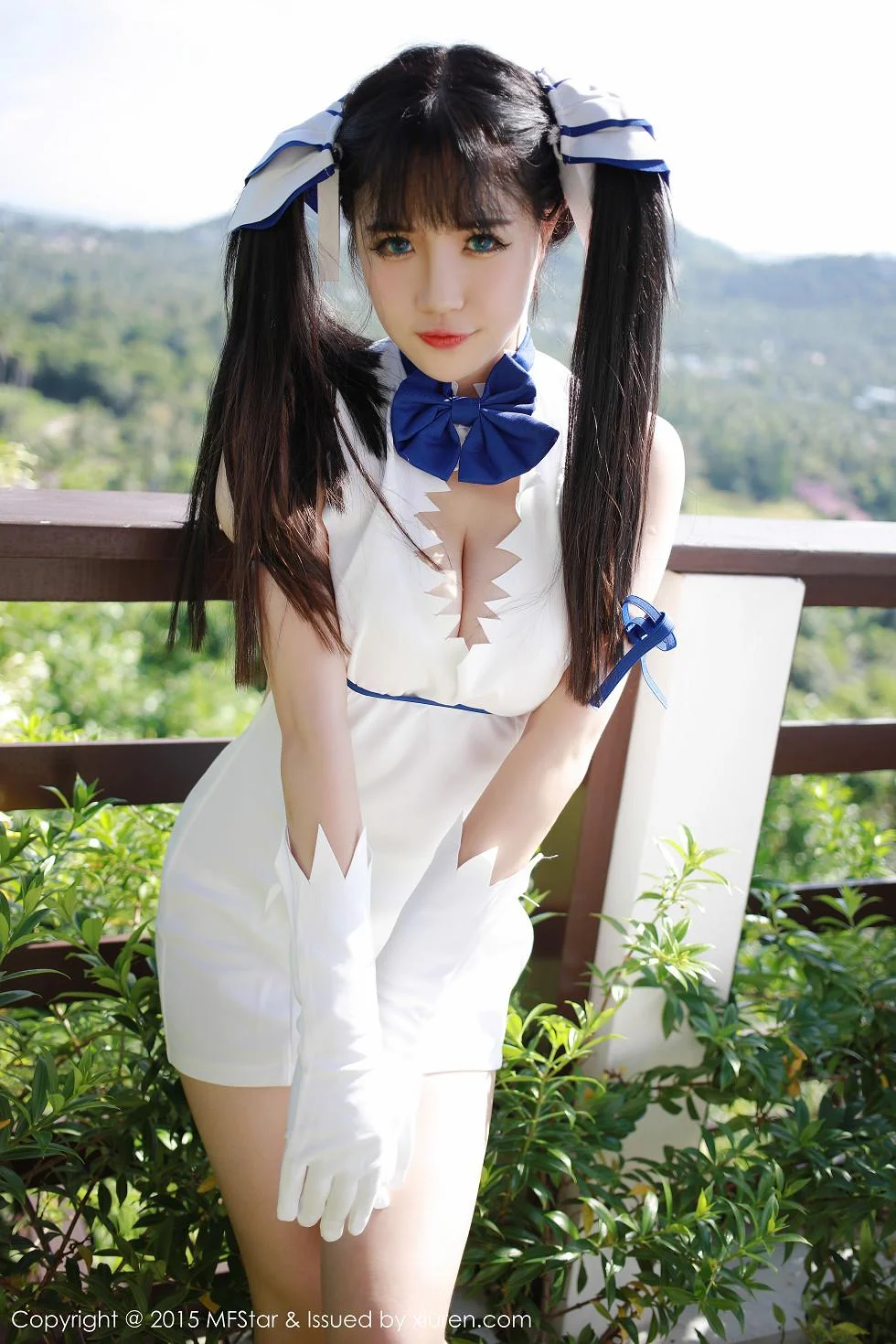 萌妹徐cake白色开档短裙迷人豪乳性感翘臀写真 第 21 张