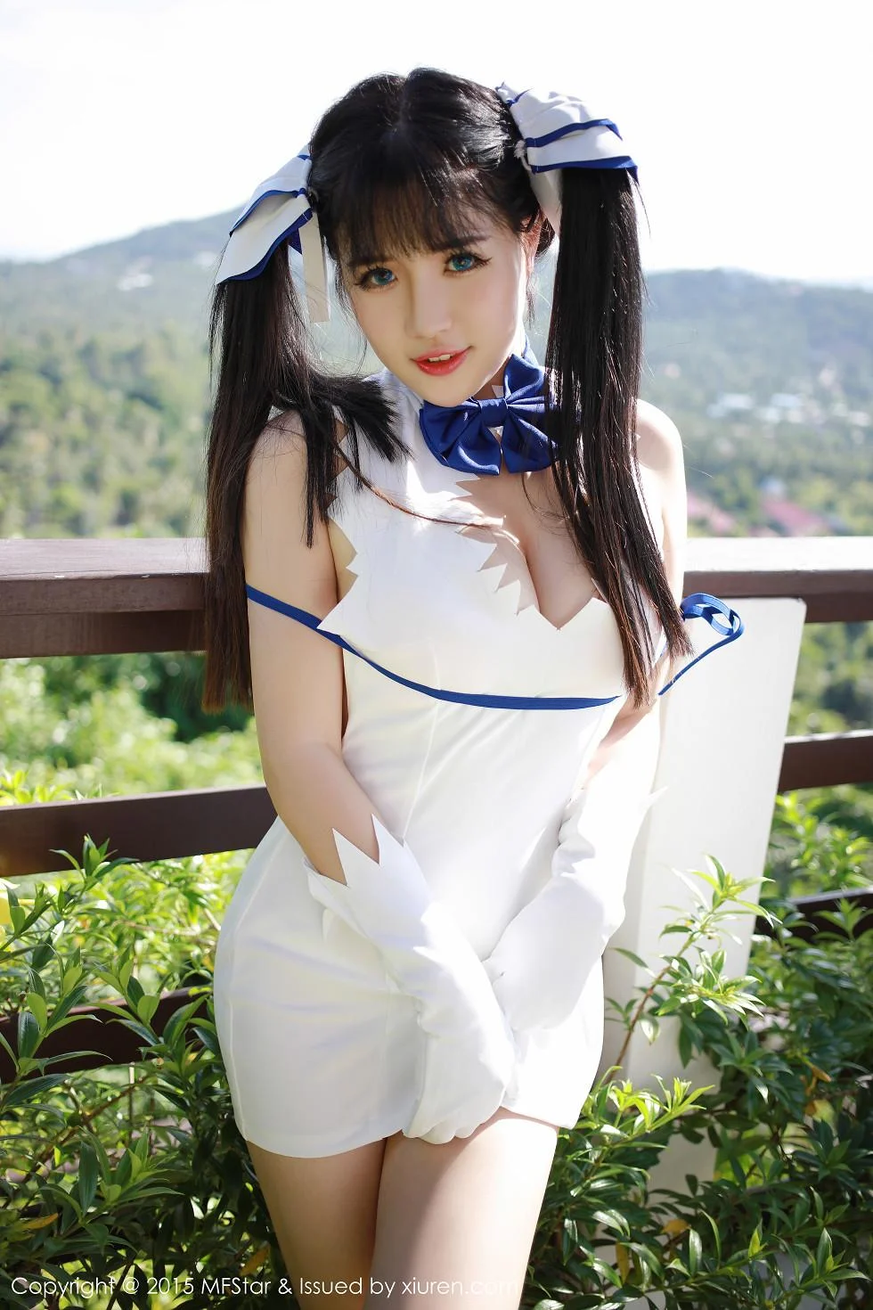萌妹徐cake白色开档短裙迷人豪乳性感翘臀写真 第 26 张