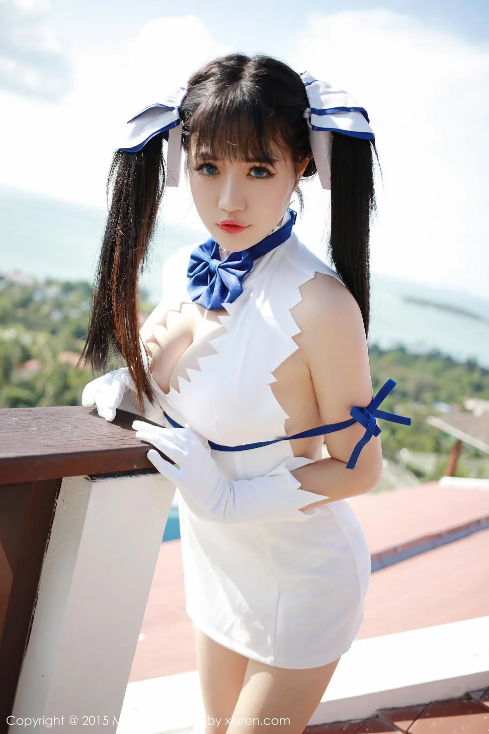 萌妹徐cake白色开档短裙迷人豪乳性感翘臀写真 第 3 张