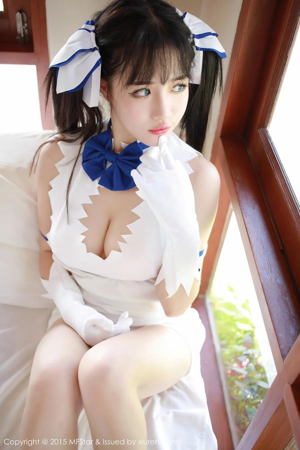 萌妹徐cake白色开档短裙迷人豪乳性感翘臀写真 第 45 张