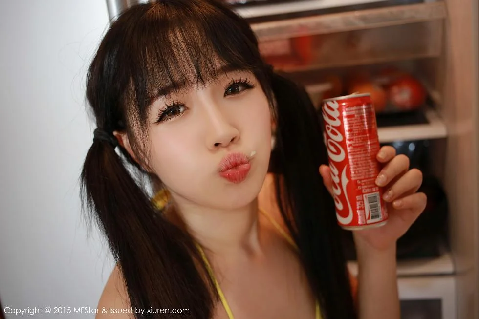 萌妹徐cake白色开档短裙迷人豪乳性感翘臀写真 第 75 张