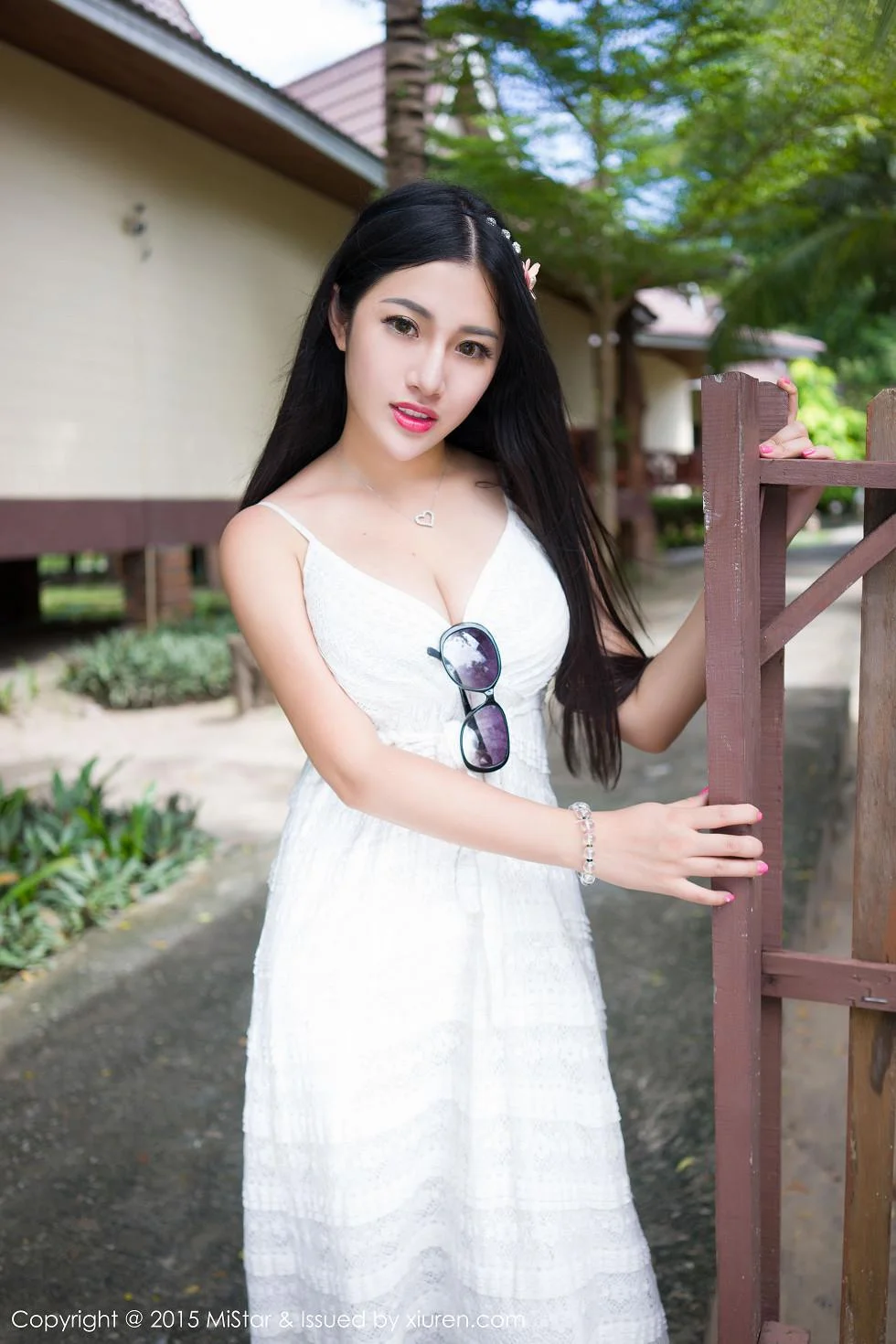 嘉嘉Tiffany普吉岛旅拍完美身材性感红唇写真 第 99 张